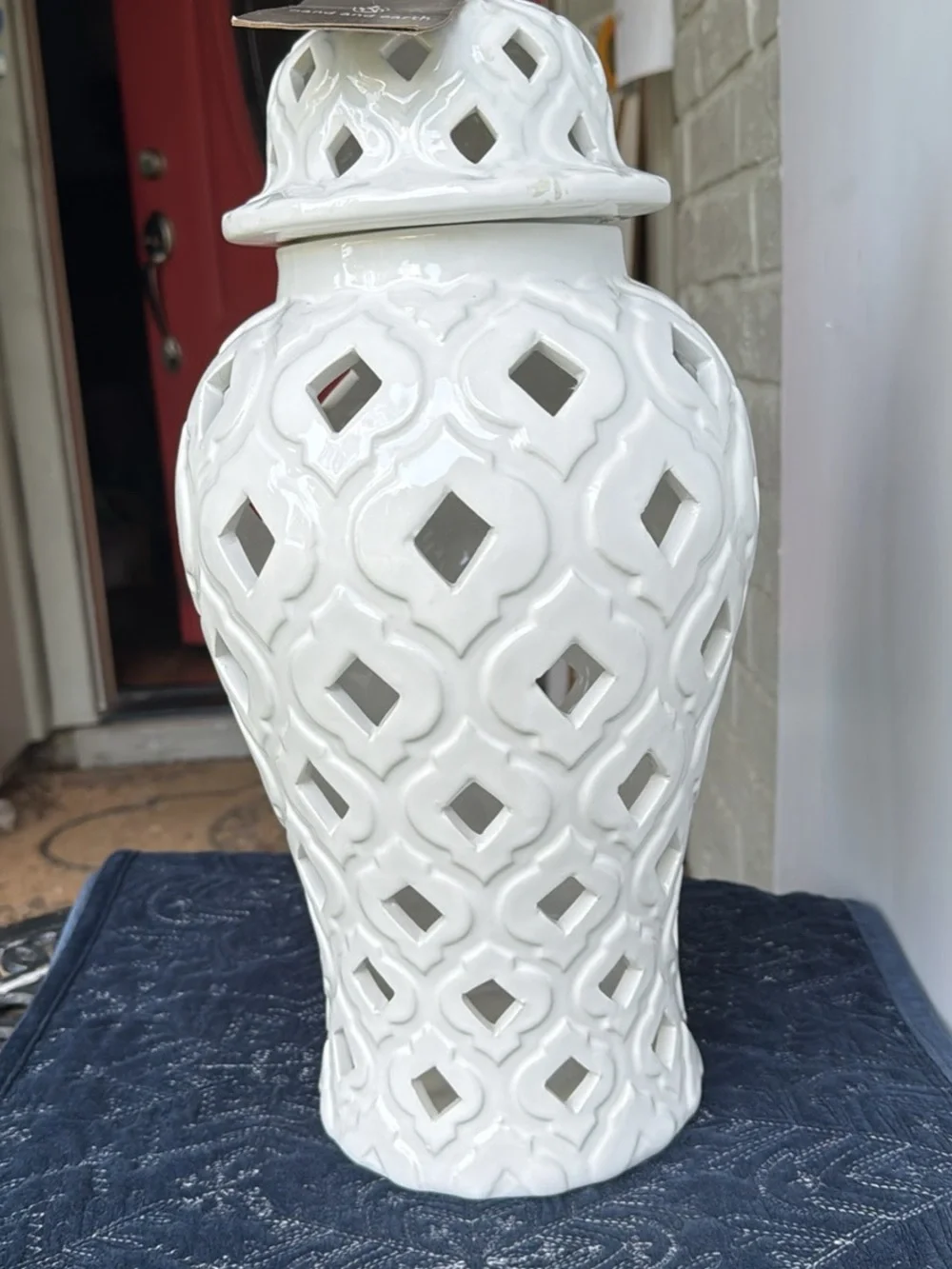 Source Unknown Glossy White Ceramic Lattice Ginger Jar with Lid